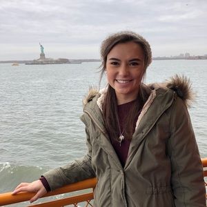 Meet your Posher, Katelyn